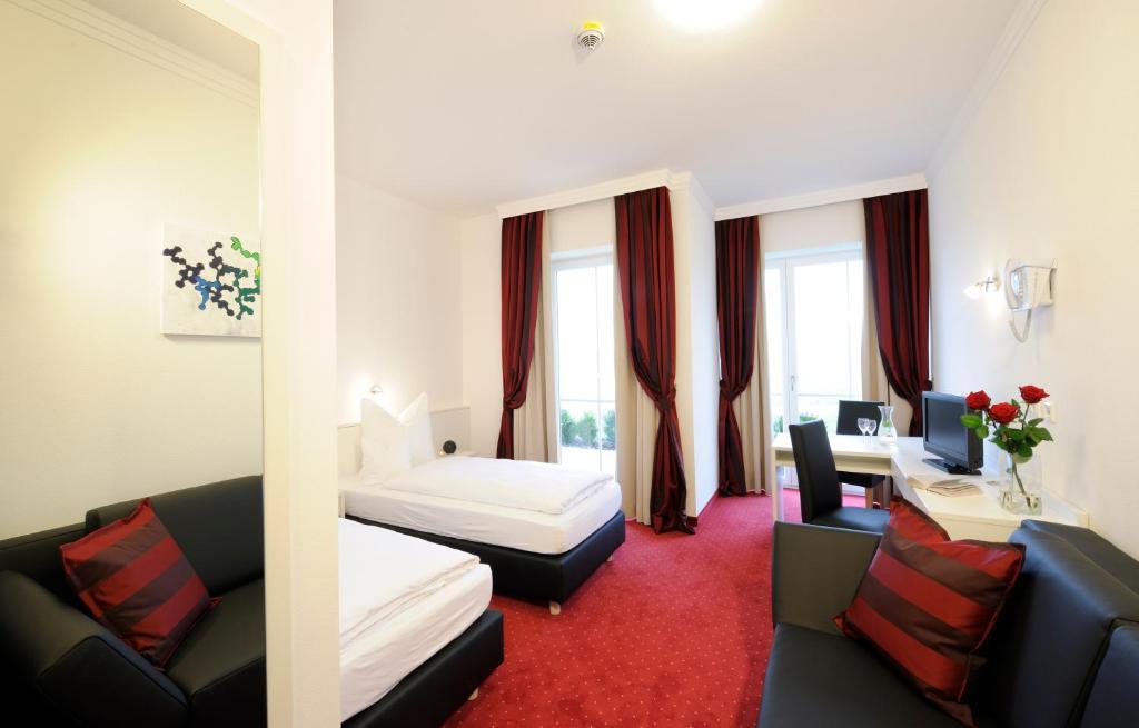 Hotel Inspiration Garni Tittmoning Стая снимка