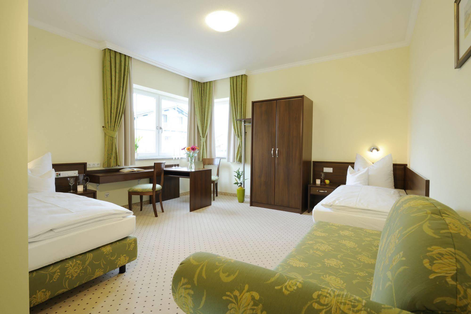 Hotel Inspiration Garni Tittmoning Екстериор снимка