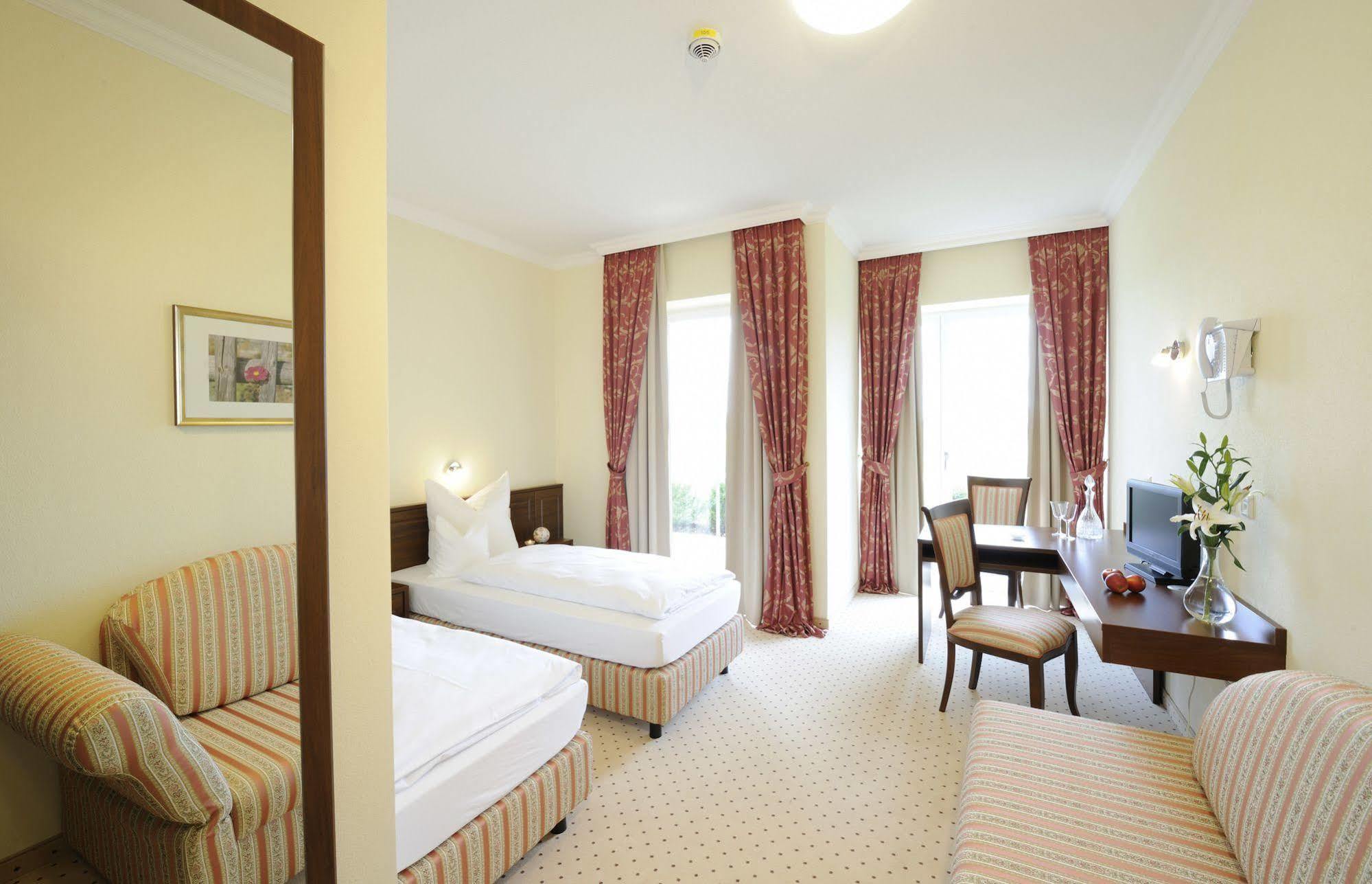 Hotel Inspiration Garni Tittmoning Екстериор снимка