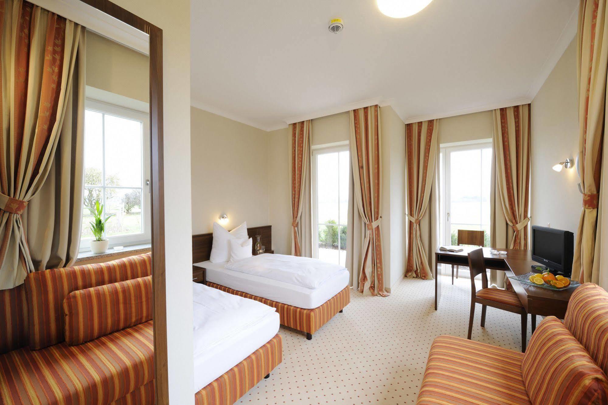 Hotel Inspiration Garni Tittmoning Екстериор снимка