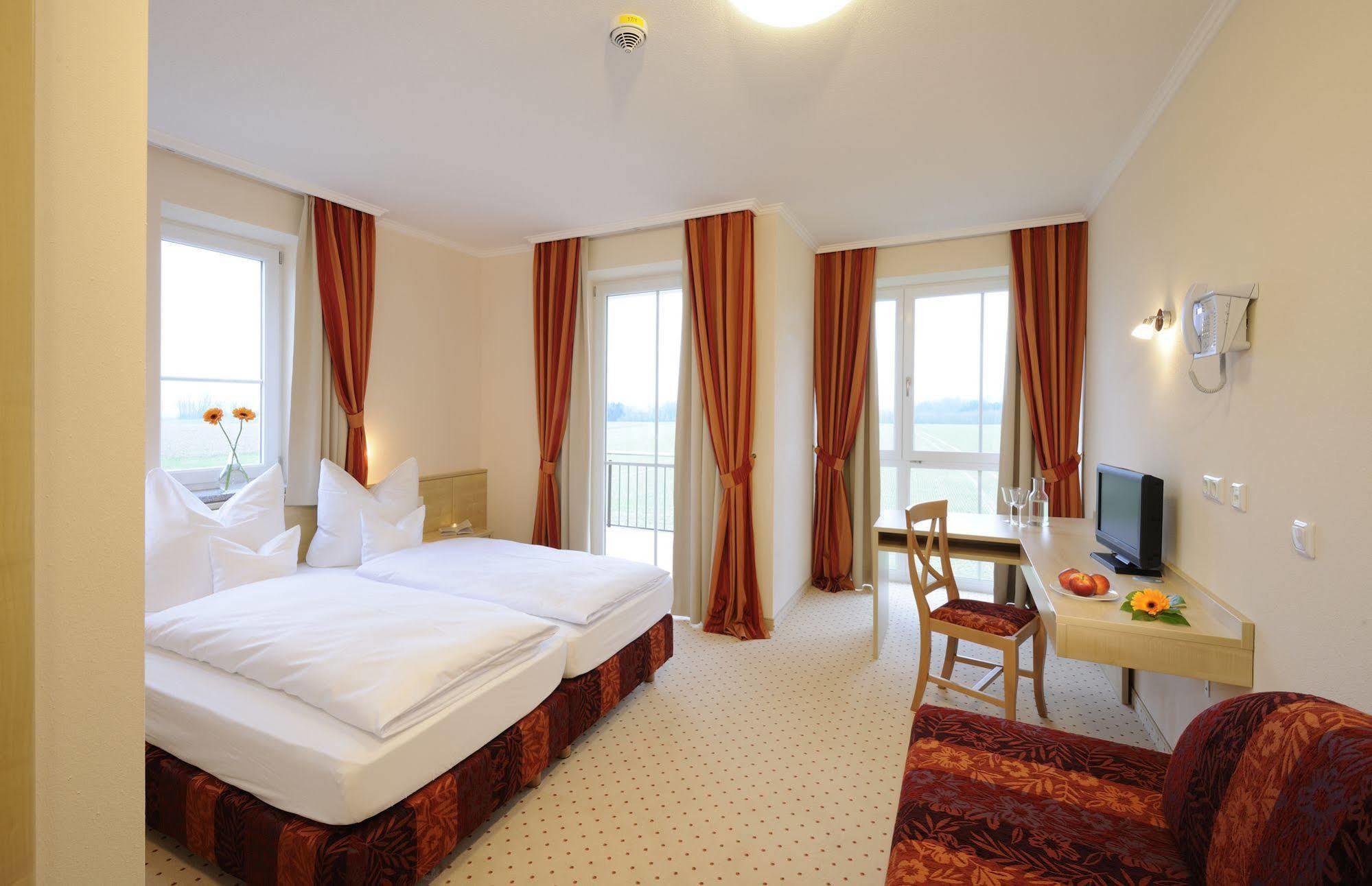 Hotel Inspiration Garni Tittmoning Екстериор снимка