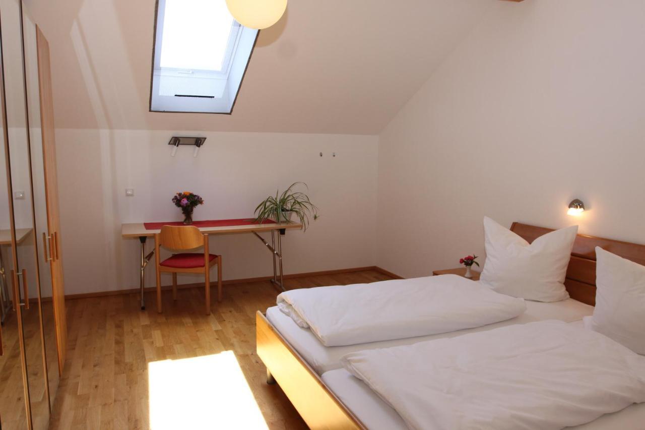 Hotel Inspiration Garni Tittmoning Стая снимка